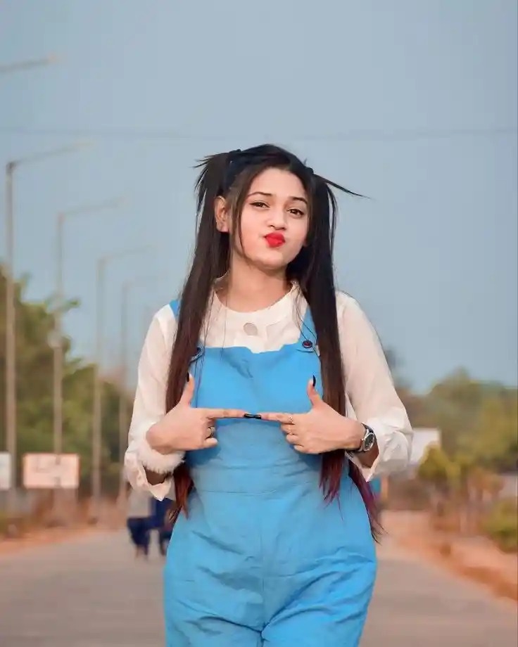 Attitude Girl Images