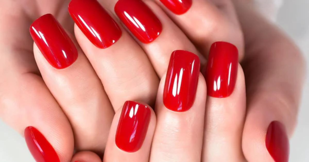 Classic Red Nails