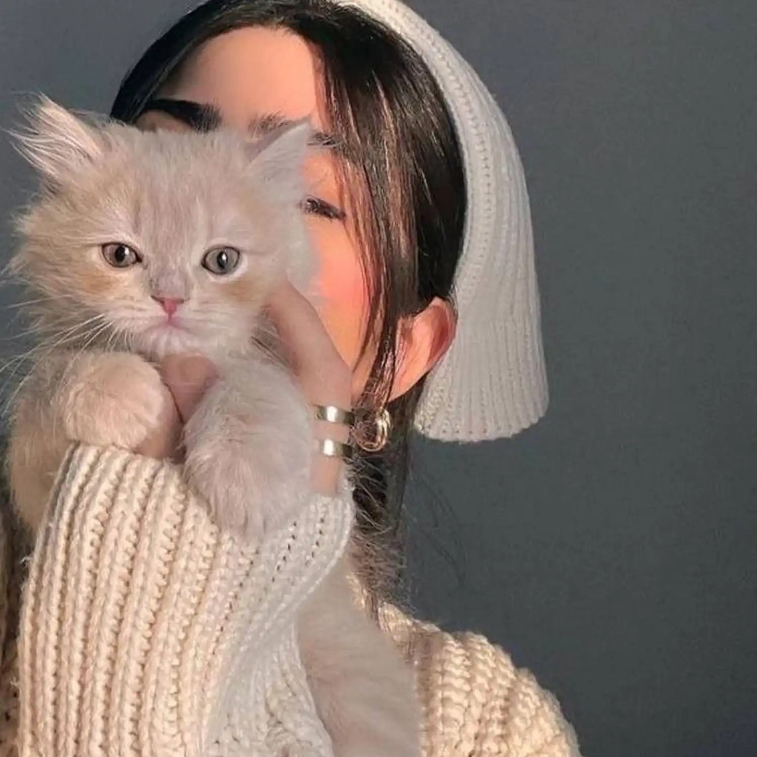 Girl DP With Cat