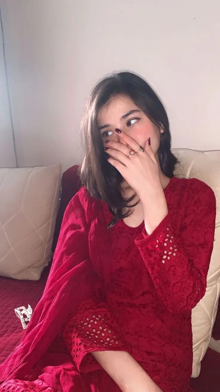 Hot Attitude Girl Dp