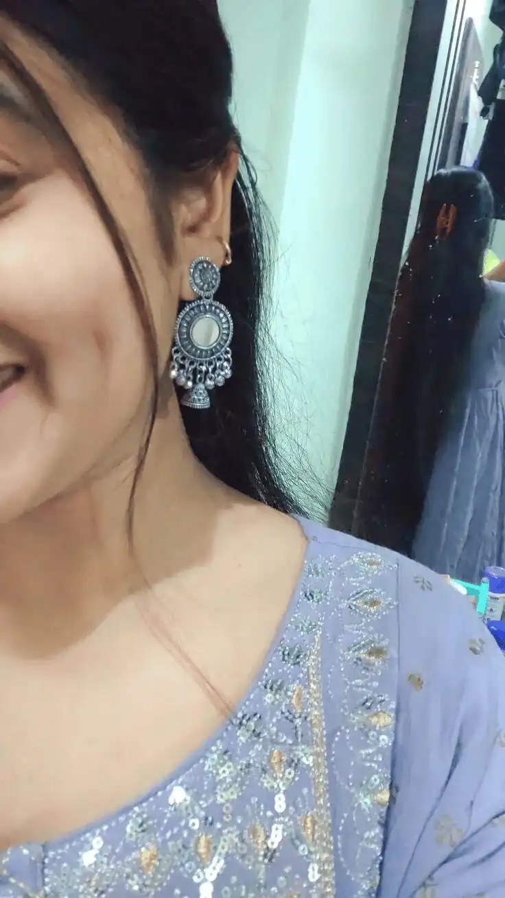 Ladki Ki Dp For Whatsapp