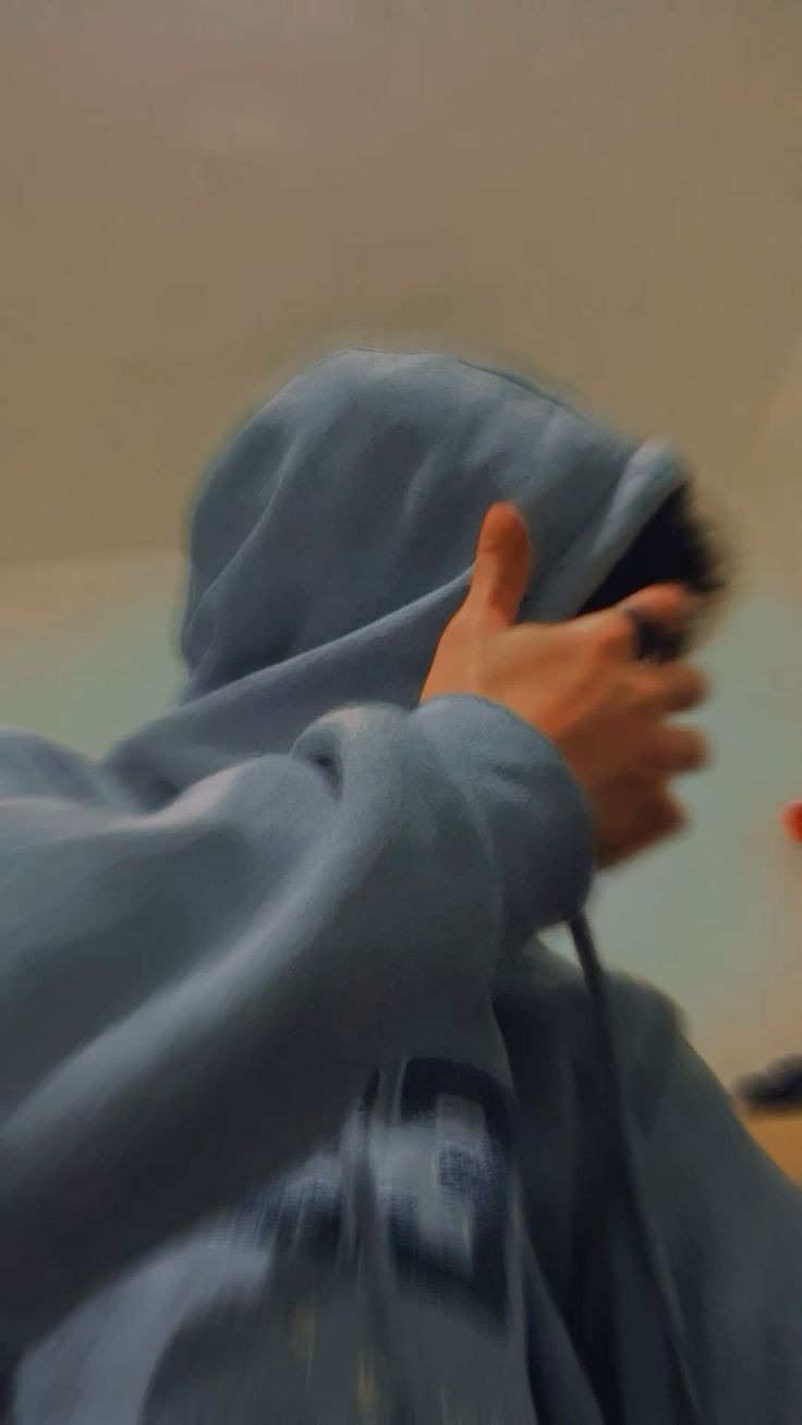 Aesthetic Boy Blur Dp For Instagram