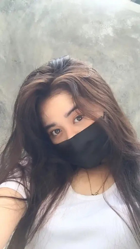 Atittude Mask Girl Dp