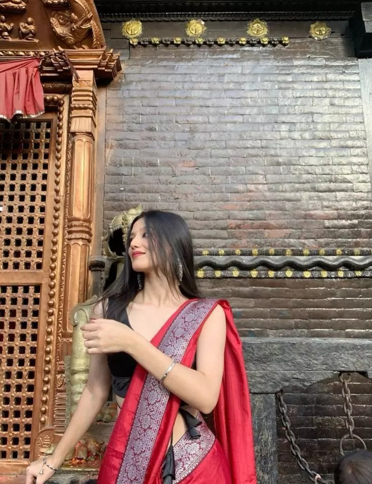 Beautiful Saree Girl Images