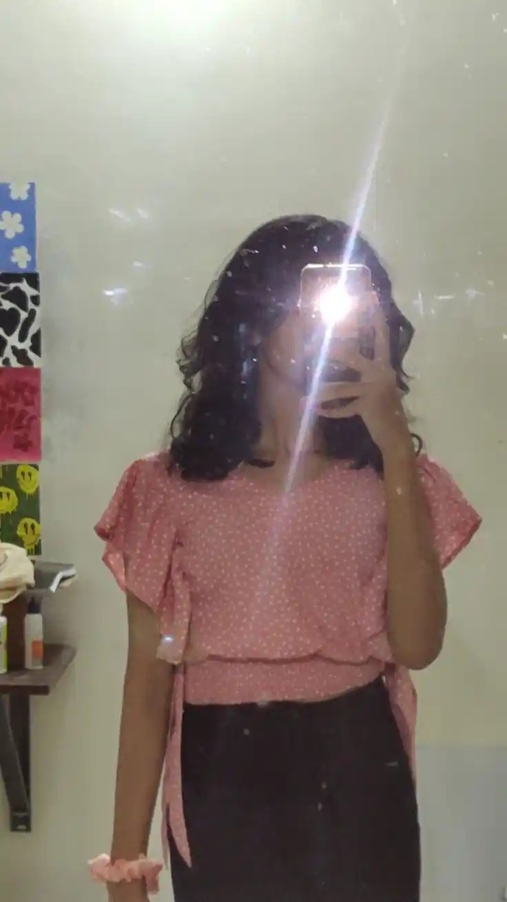 Black Mirror Selfie Dp