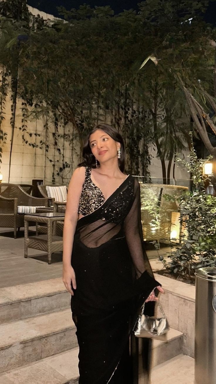 Cute Stylish Saree Girl Dp