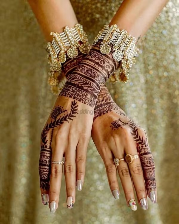 Front Hand Simple Mehndi Design