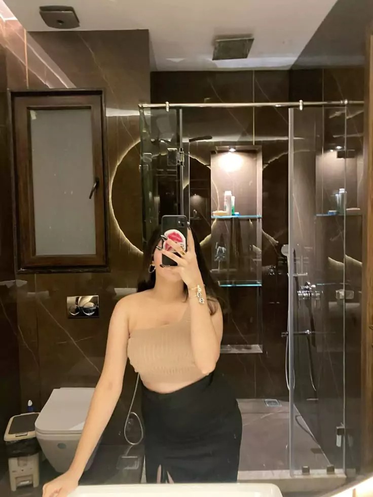 Girl Mirror Selfie