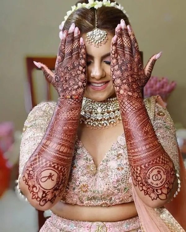 Instagram Stylish Royal Front Hand Mehndi Design
