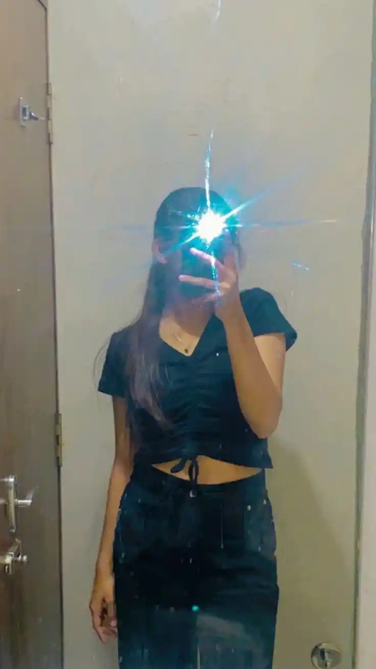 Mirror Selfie Girl
