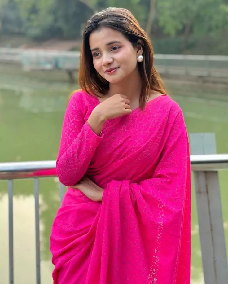 Pink Saree Girl Dp