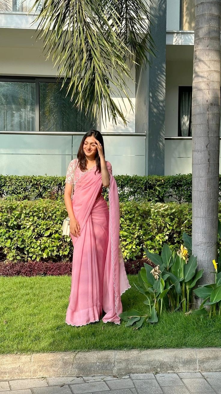 Simple Saree Girl Dp