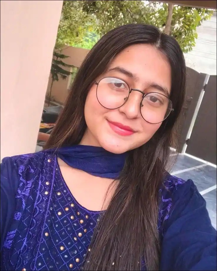 Stylish Girls DP Images