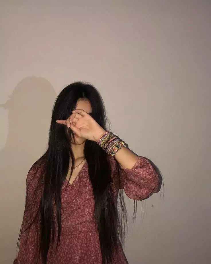 Cute Instagram Hidden Face Girl Pic