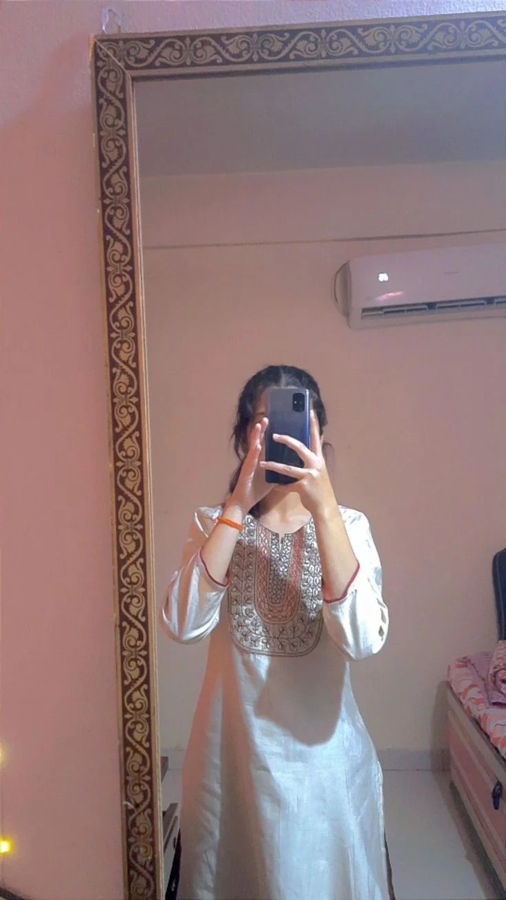 Hidden Face Dp For Girls