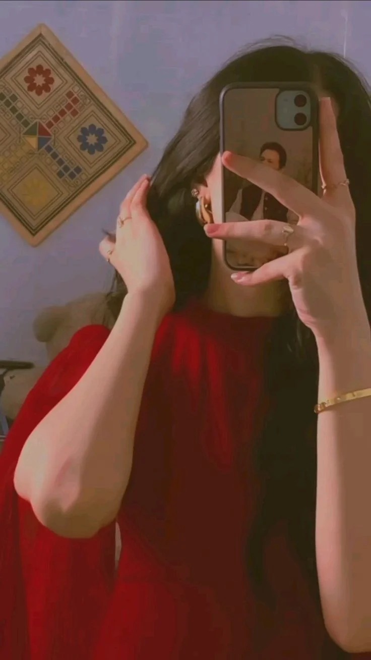 Hidden Face Girl Pic For Instagram