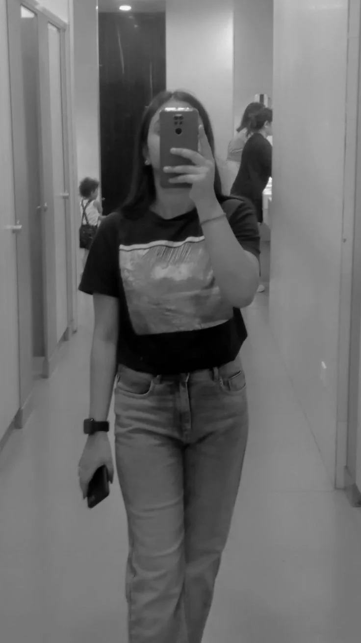 Real Girl Pic Hide Face