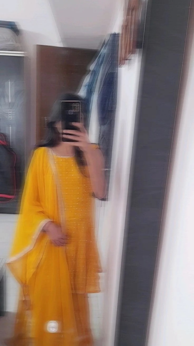 Stylish Hidden Face Girl Pic