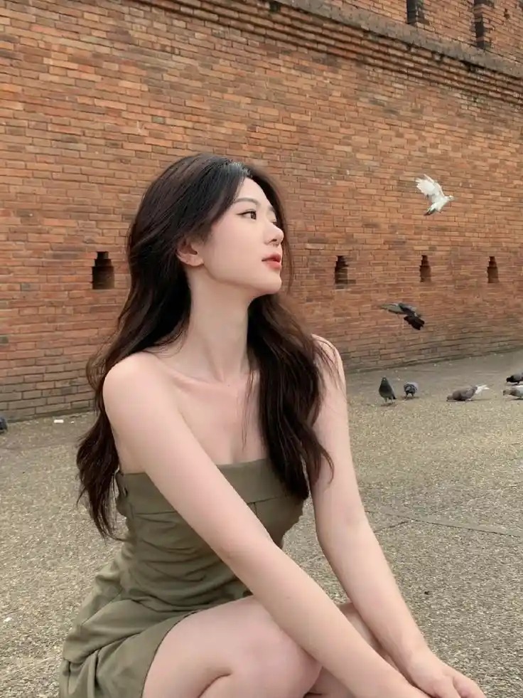 Korean Girl Alone Dp